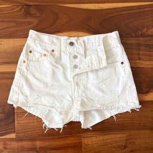 Levi’s Women’s White Distressed Denim Shorts size 24